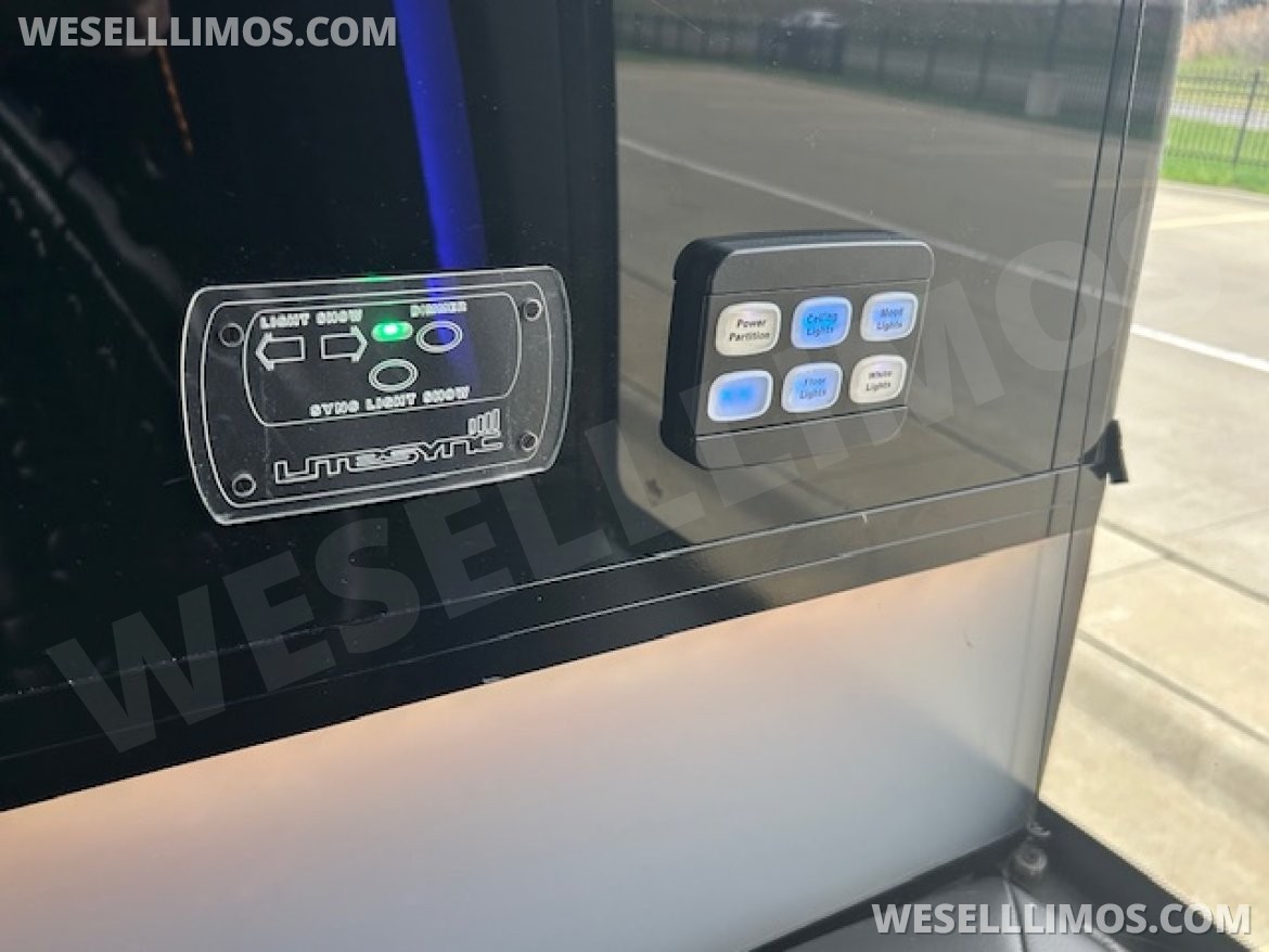 Limo Bus for Sale in Cleveland, OH - Photo 17