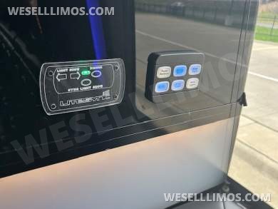 2017 Berkshire Ford E450 Limo Bus - Limo Bus for Sale in Cleveland, OH - Photo 17