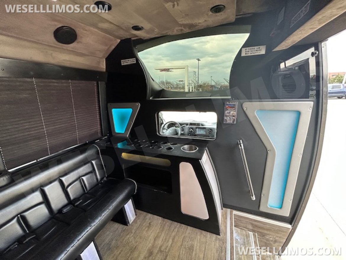 Limo Bus for Sale in Cleveland, OH - Photo 16