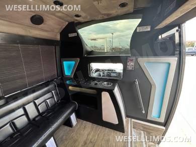 2017 Berkshire Ford E450 Limo Bus - Limo Bus for Sale in Cleveland, OH - Photo 16