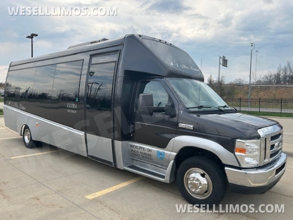 2017 Ford E450 Limo Bus for Sale in Cleveland, OH - Photo 2