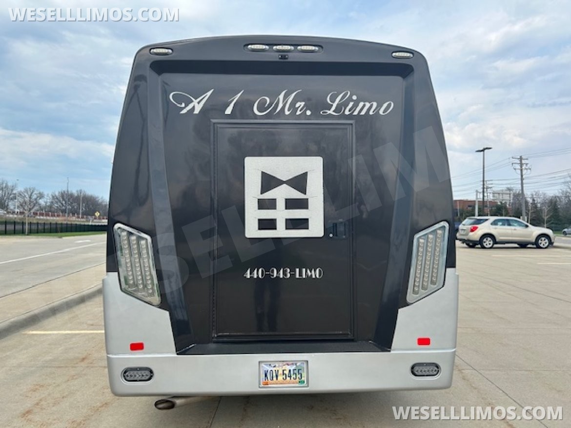 Limo Bus for Sale in Cleveland, OH - Photo 30