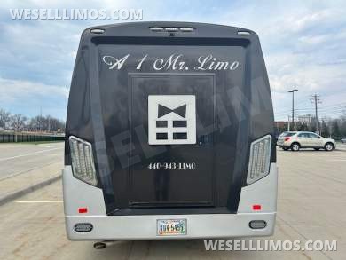 2017 Berkshire Ford E450 Limo Bus - Limo Bus for Sale in Cleveland, OH - Photo 30