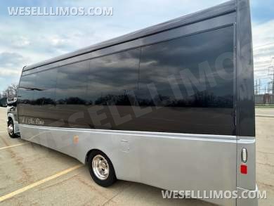 2017 Berkshire Ford E450 Limo Bus - Limo Bus for Sale in Cleveland, OH - Photo 27