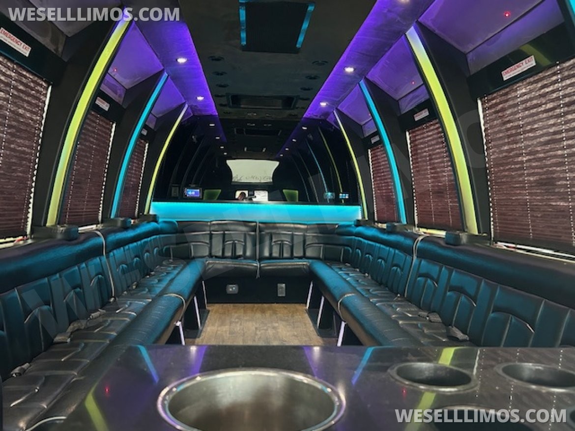 Limo Bus for Sale in Cleveland, OH - Photo 5