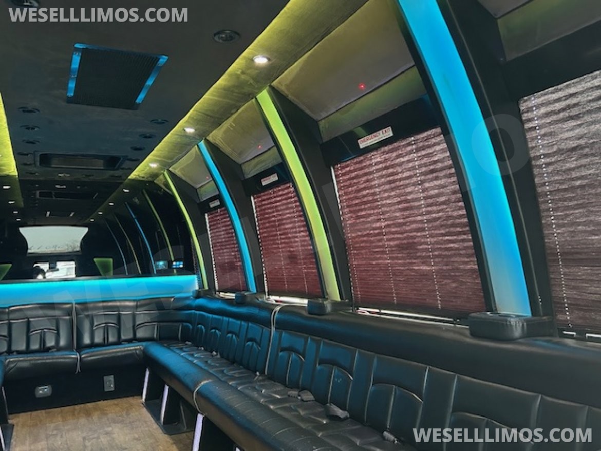 Limo Bus for Sale in Cleveland, OH - Photo 7