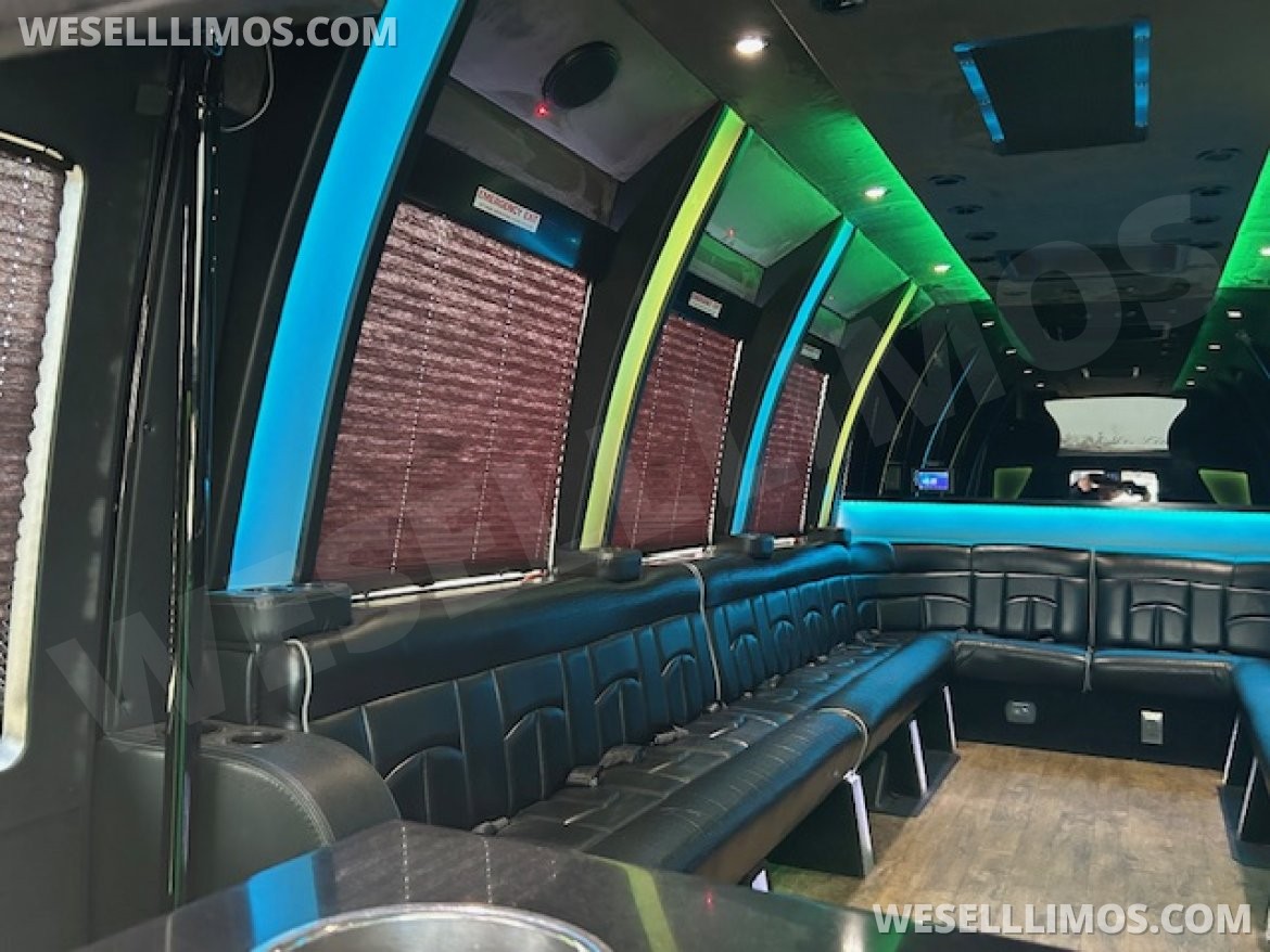 Limo Bus for Sale in Cleveland, OH - Photo 9