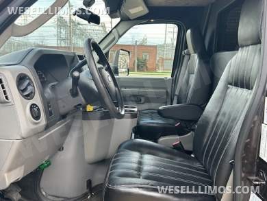 2017 Berkshire Ford E450 Limo Bus - Limo Bus for Sale in Cleveland, OH - Photo 33