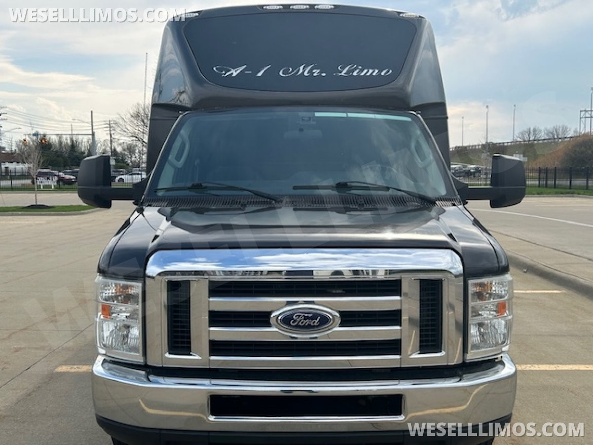 Limo Bus for Sale in Cleveland, OH - Photo 29