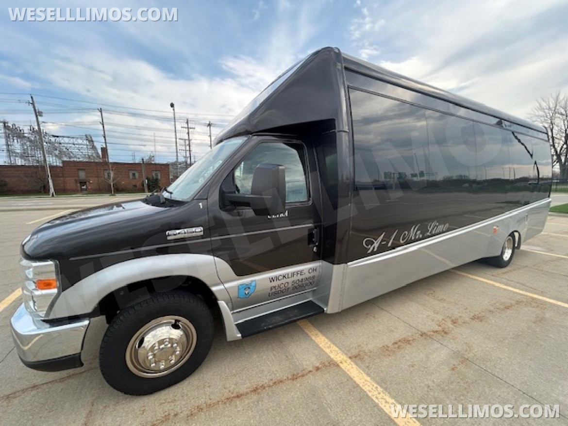 Limo Bus for Sale in Cleveland, OH - Photo 28