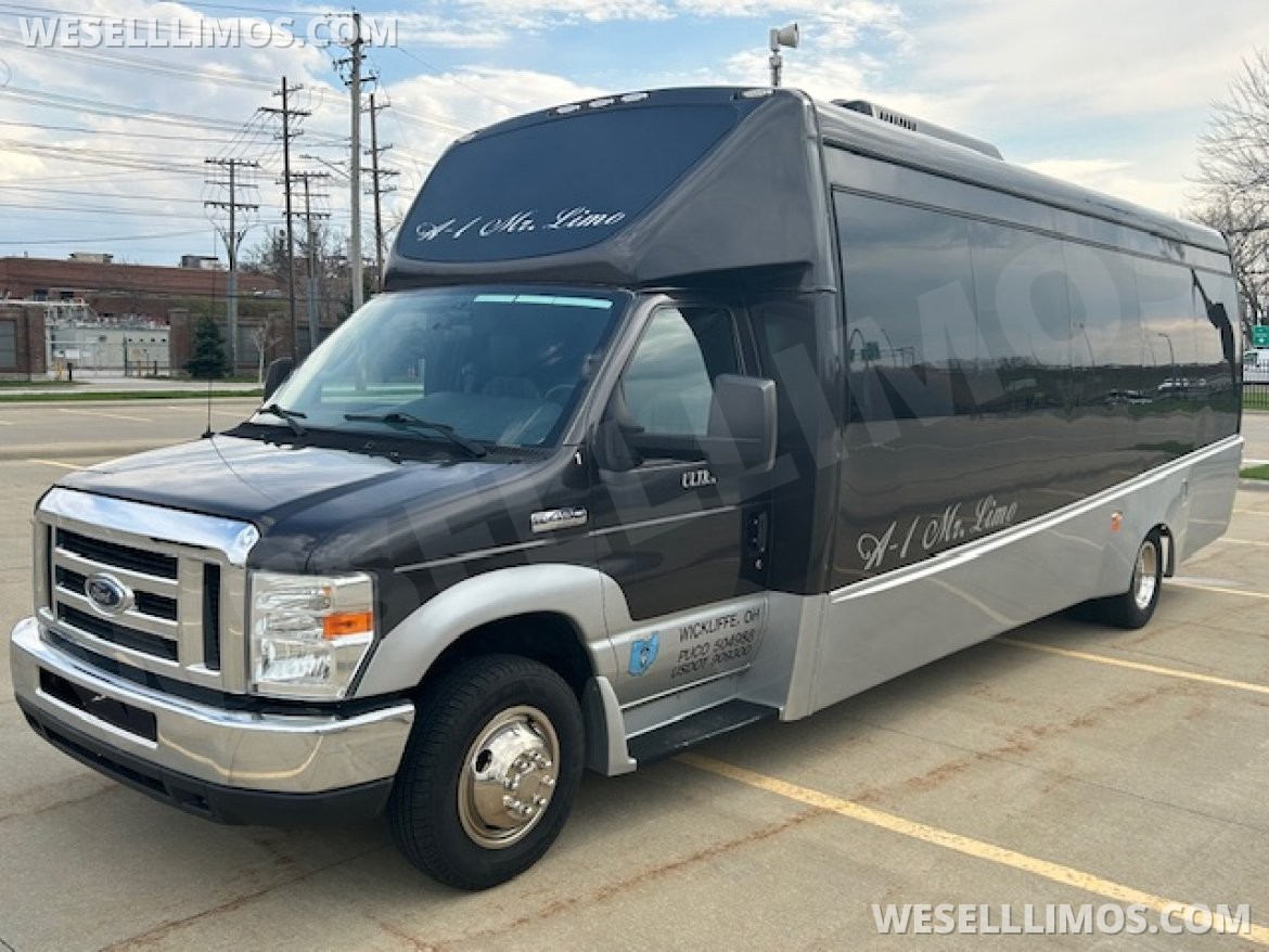Limo Bus for Sale in Cleveland, OH - Photo 24