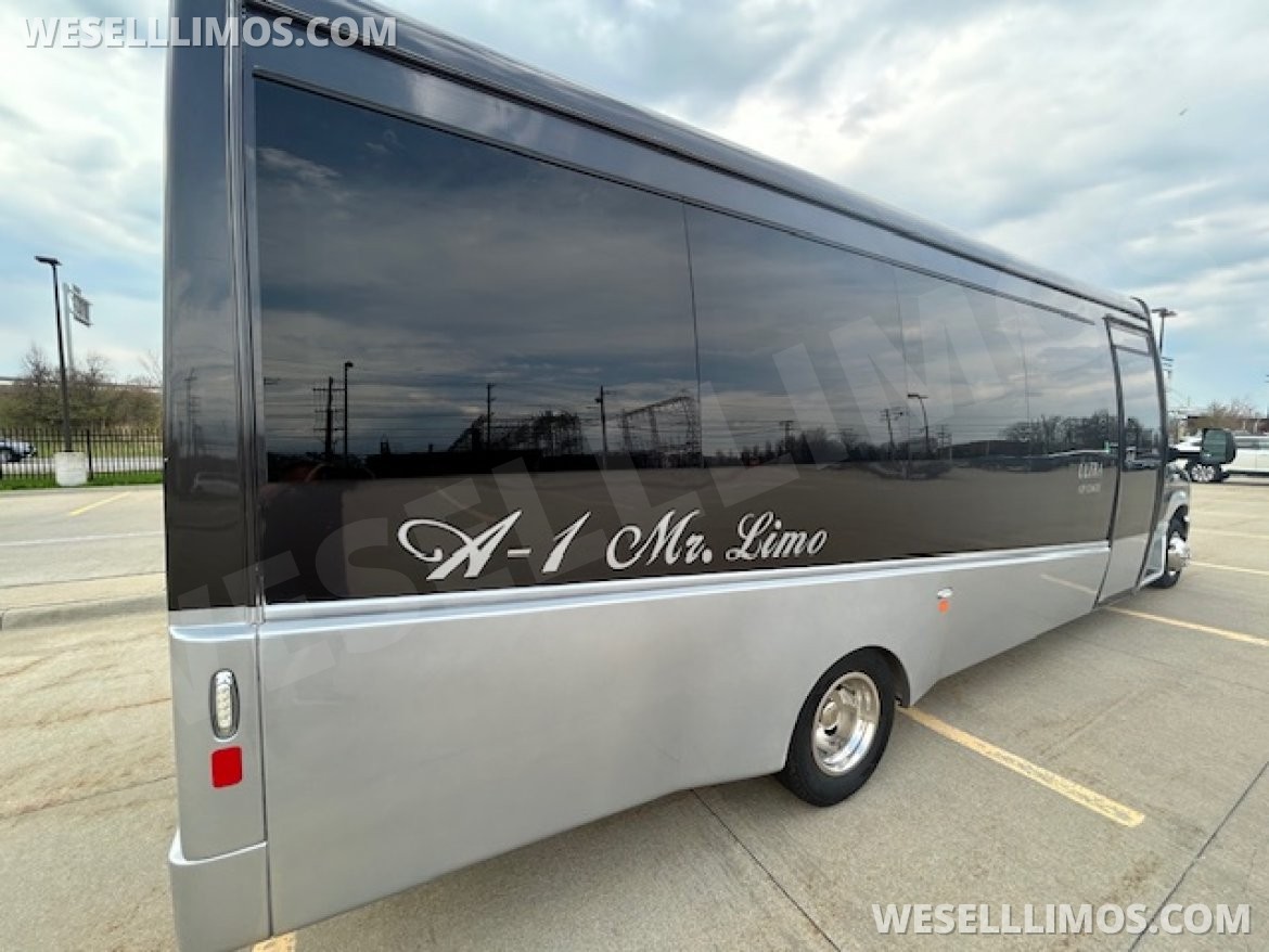 Limo Bus for Sale in Cleveland, OH - Photo 26