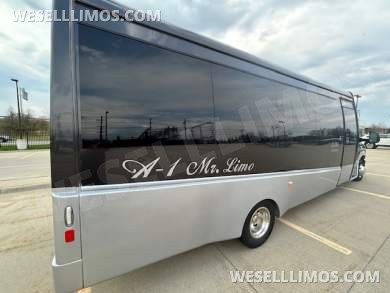 2017 Berkshire Ford E450 Limo Bus - Limo Bus for Sale in Cleveland, OH - Photo 26