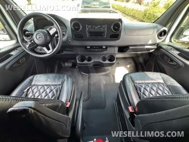 2019 Executive Coach Builders Mercedes-Benz 3500 XD Sprinter Limousine - Sprinter for Sale in CARSON, CA - Photo 10