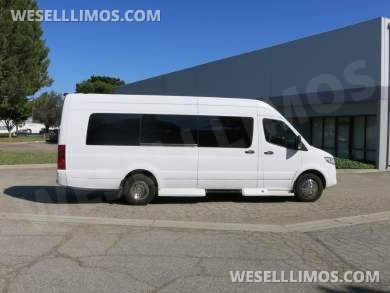 2019 Executive Coach Builders Mercedes-Benz 3500 XD Sprinter Limousine - Sprinter for Sale in CARSON, CA - Photo 16