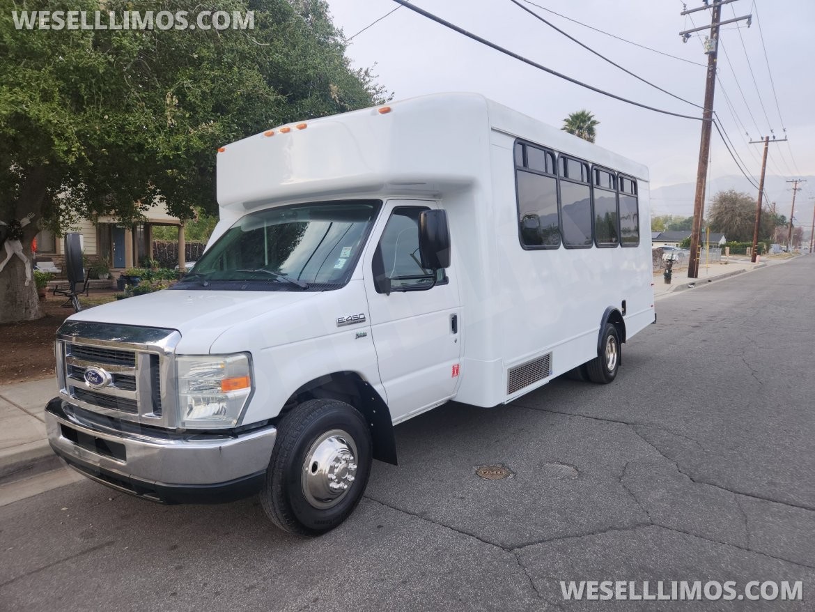 Limo Bus for Sale in pepper Pike, OH - Photo 4