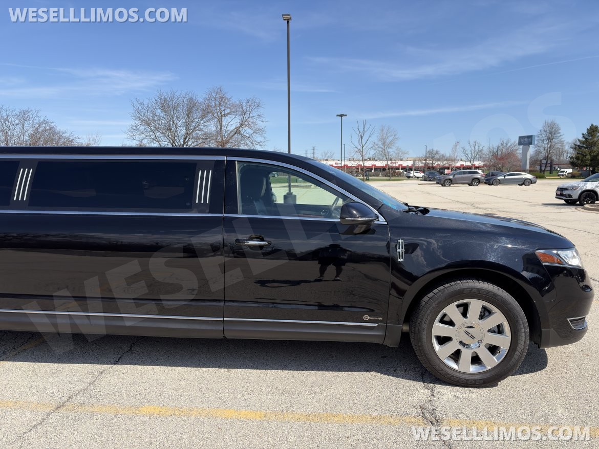 Limousine for Sale in Chicago, IL - Photo 2