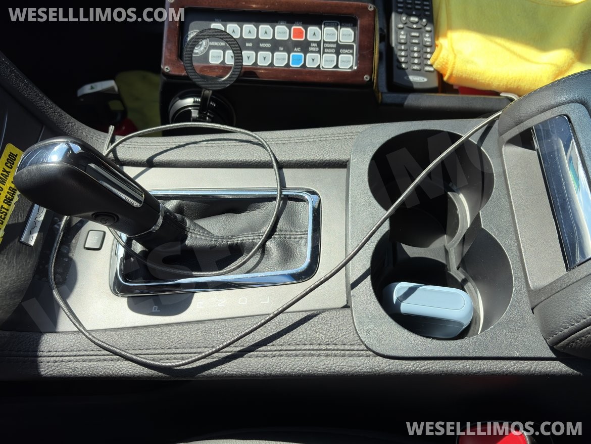 Limousine for Sale in Chicago, IL - Photo 11