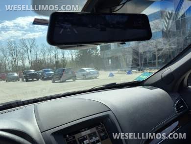 2019 Executive Coach Builders Lincoln MKT 120" 4 Door AWD Limousine - Limousine for Sale in Chicago, IL - Photo 13