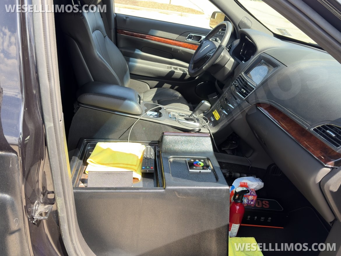 Limousine for Sale in Chicago, IL - Photo 16