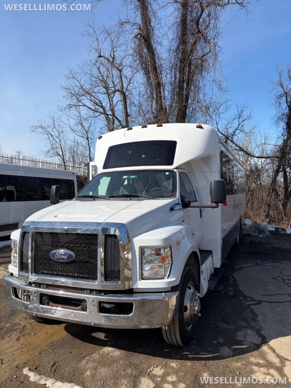 Shuttle Bus for Sale in Steubenville, OH - Photo 2
