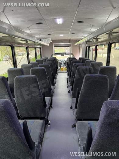2016 Glaval Ford F650 Shuttle Bus - Shuttle Bus for Sale in Steubenville, OH - Photo 3
