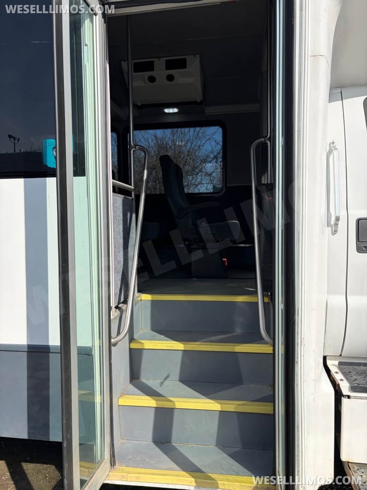 Shuttle Bus for Sale in Steubenville, OH - Photo 10