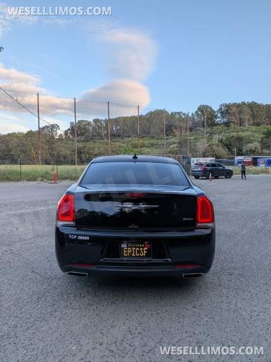 2018 Moonlight Chrysler 300 Limousine - Limousine for Sale in San Bruno, CA - Photo 9