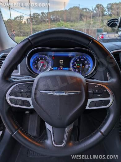 2018 Moonlight Chrysler 300 Limousine - Limousine for Sale in San Bruno, CA - Photo 12