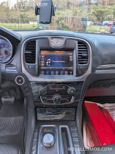 2018 Moonlight Chrysler 300 Limousine - Limousine for Sale in San Bruno, CA - Photo 14
