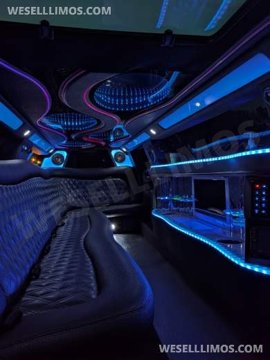2018 Moonlight Chrysler 300 Limousine - Limousine for Sale in San Bruno, CA - Photo 11