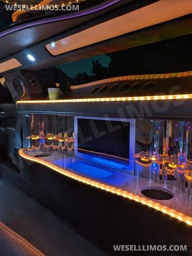2018 Moonlight Chrysler 300 Limousine - Limousine for Sale in San Bruno, CA - Photo 16