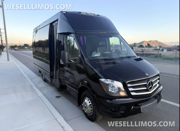 2015 Mercedes-Benz 3500 Sprinter for Sale in Riverside, CA - Photo 3