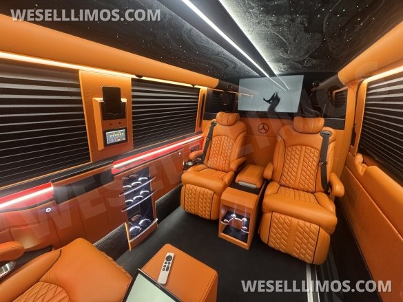 2025 Mercedes-Benz CEO 144" Low Roof Sprinter for Sale in Springfield, MO - Main Photo