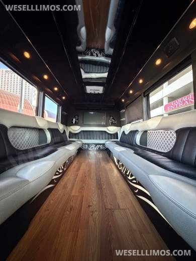 2006 Ford E-450 Custom Limo/Party Bus Diesel 23-25 Passenger - Limo Bus for Sale in Las Vegas, NV - Photo 44