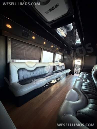 2006 Ford E-450 Custom Limo/Party Bus Diesel 23-25 Passenger - Limo Bus for Sale in Las Vegas, NV - Photo 52