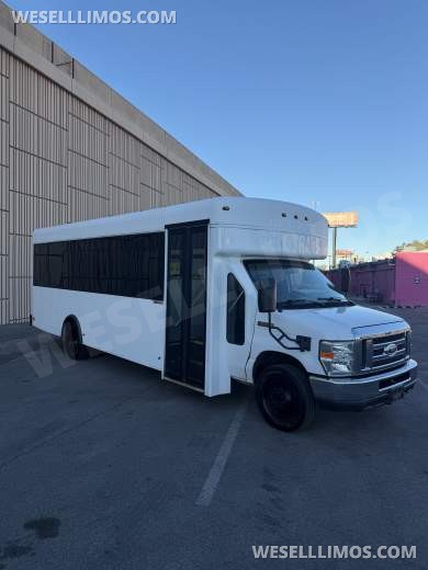 2017 Ford E-450 Winnebago Coach Builder 25 Passenger Shuttle Buses - Executive Shuttle for Sale in Las Vegas, NV - Photo 20