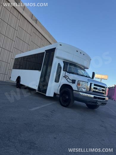 2017 Ford E-450 Winnebago Coach Builder 25 Passenger Shuttle Buses - Executive Shuttle for Sale in Las Vegas, NV - Photo 40
