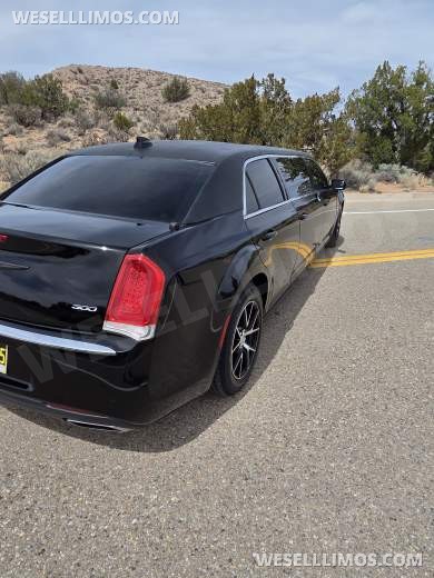 2017 Chrysler 300- Mini Stretch Limousine - Limousine for Sale in Rio Rancho, NM - Photo 16