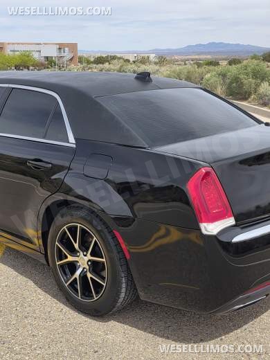 2017 Chrysler 300- Mini Stretch Limousine - Limousine for Sale in Rio Rancho, NM - Photo 17