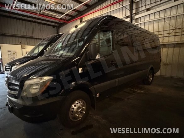 2017 Mercedes-Benz 3500 Sprinter for Sale in riverside, CA - Photo 2
