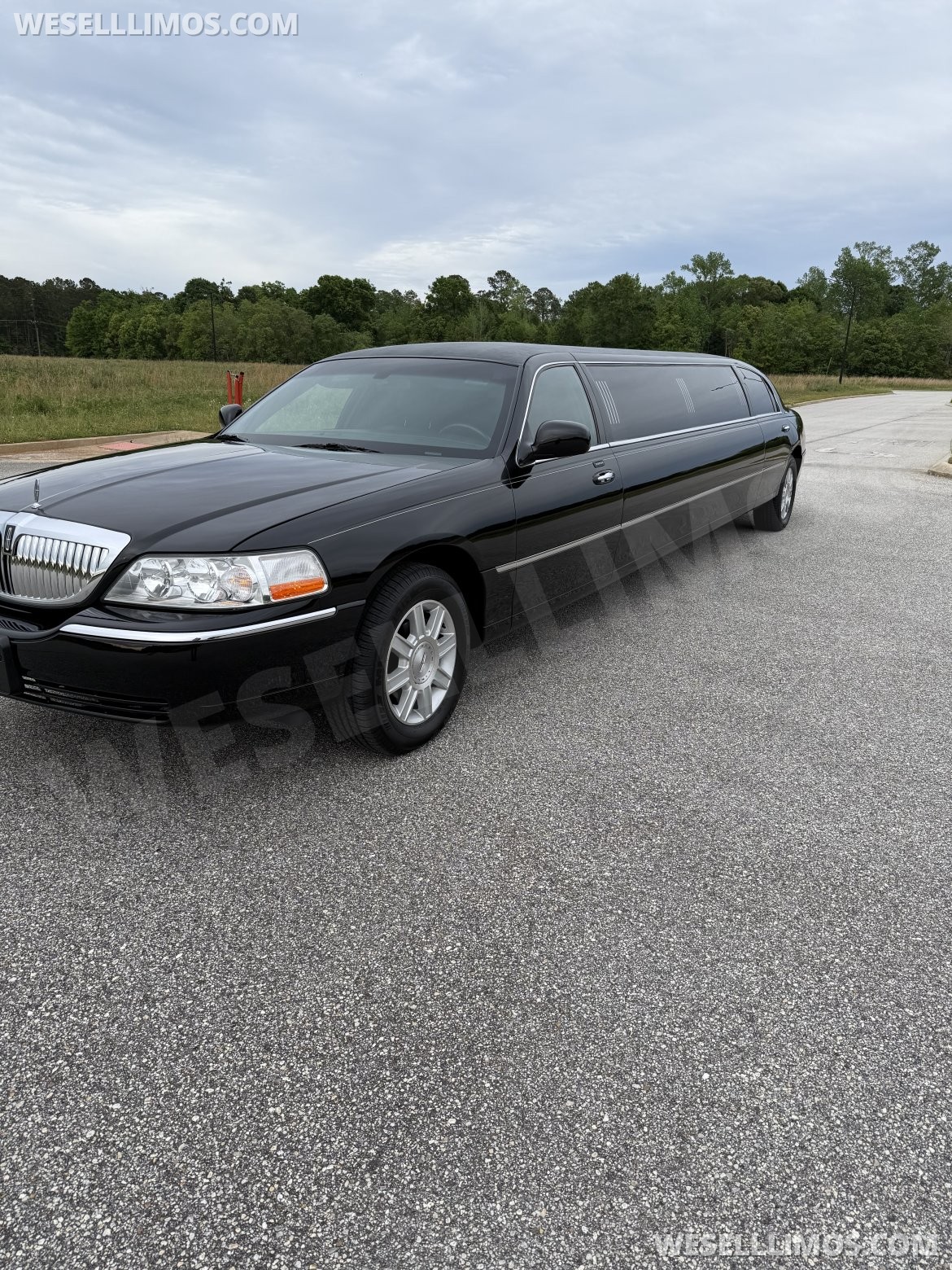 Limousine for Sale in Daphne, AL - Main Photo