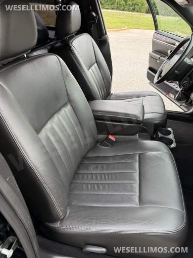 2007 Executive Coach Builders Lincoln Super stretch Limousine - Limousine for Sale in Daphne, AL - Photo 10