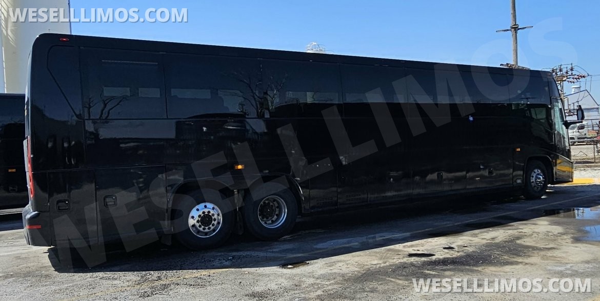 Motorcoach for Sale in Chicago, IL - Photo 5