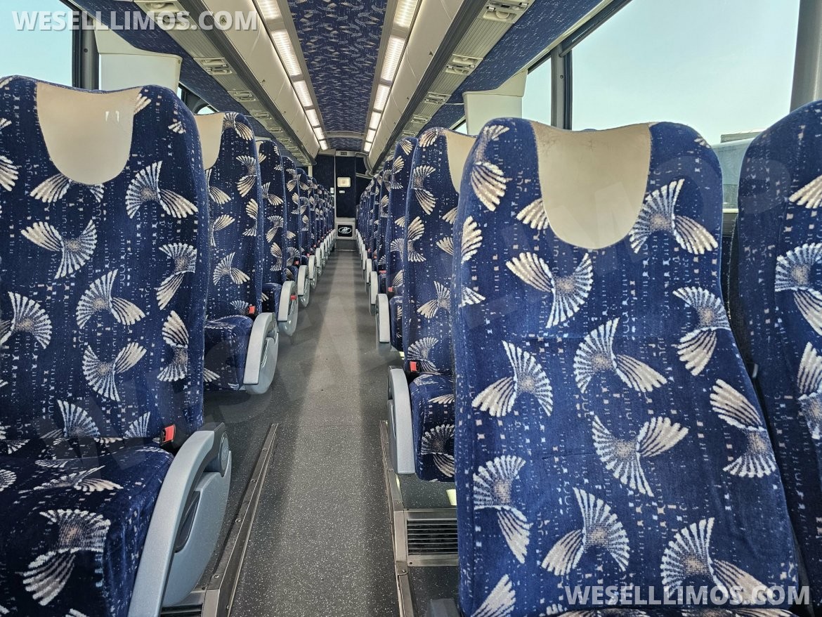 Motorcoach for Sale in Chicago, IL - Photo 8