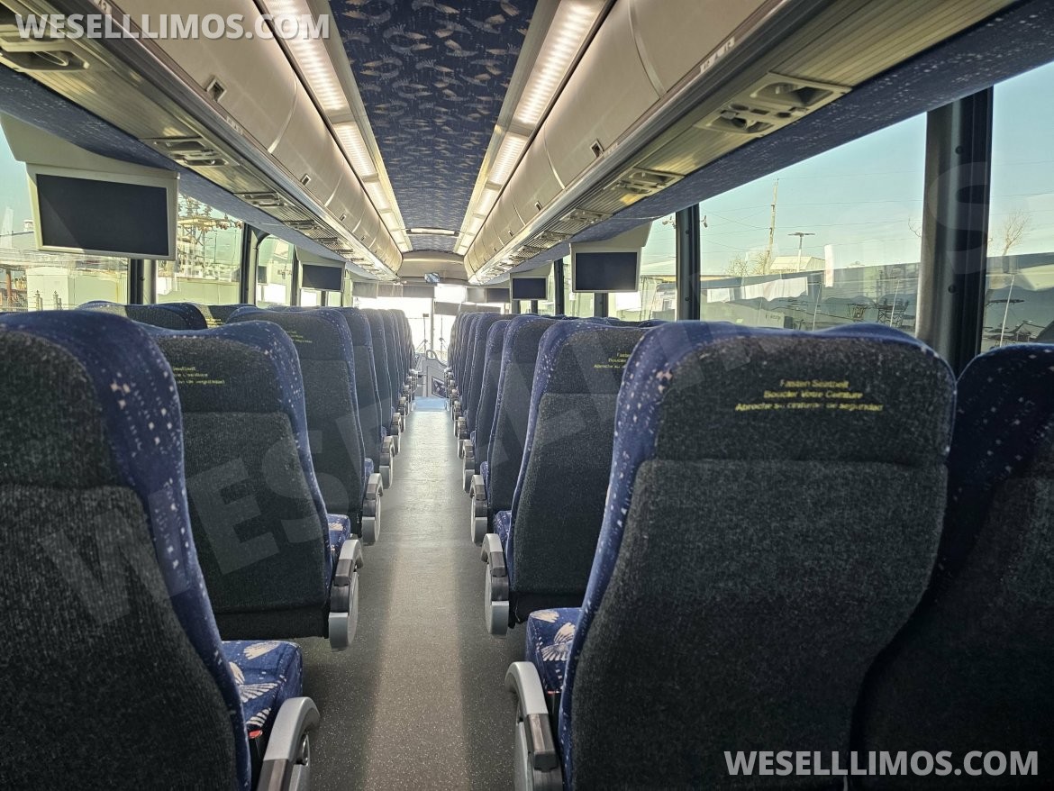 Motorcoach for Sale in Chicago, IL - Photo 10