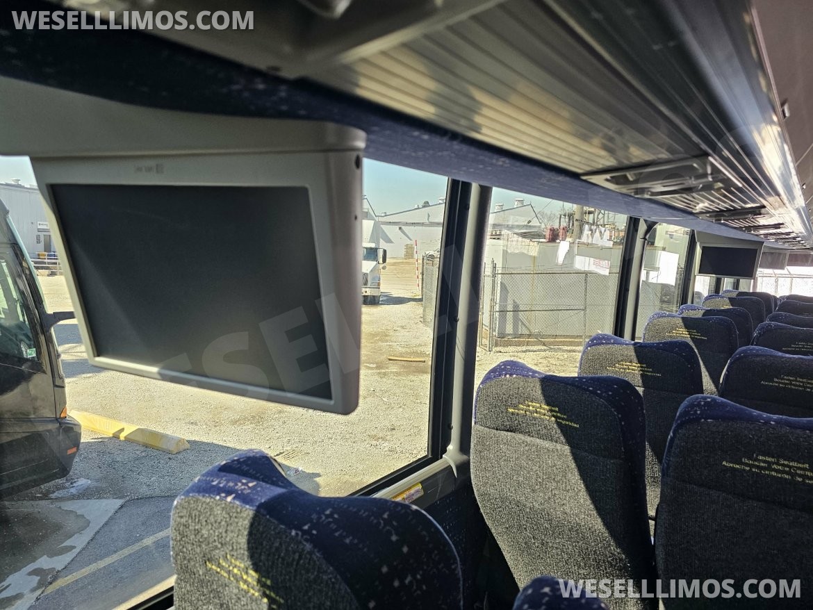 Motorcoach for Sale in Chicago, IL - Photo 12