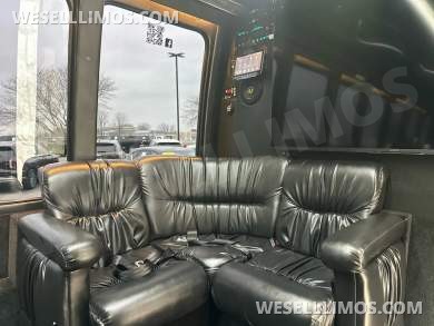 2011 Ford F-550 Krystal Koach Limo Bus - Limo Bus for Sale in Peru, IL - Photo 4