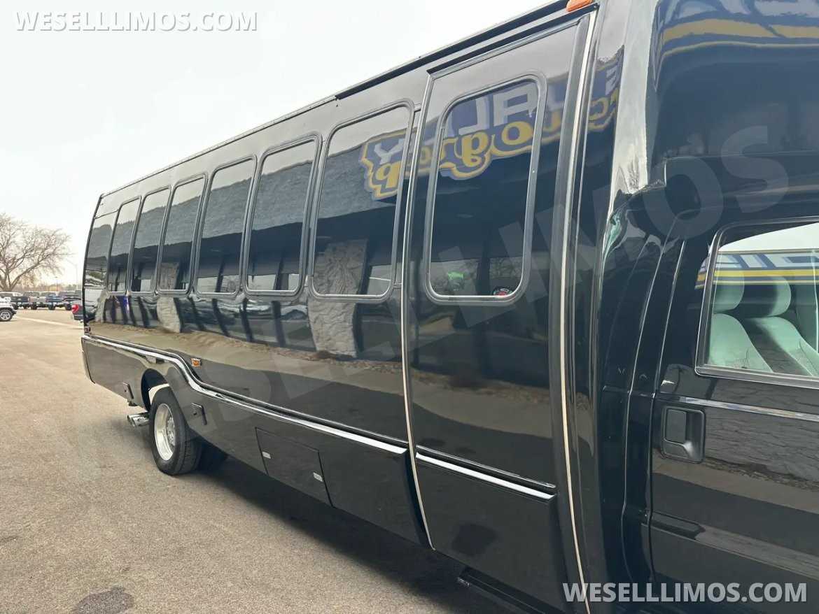 Limo Bus for Sale in Peru, IL - Photo 13