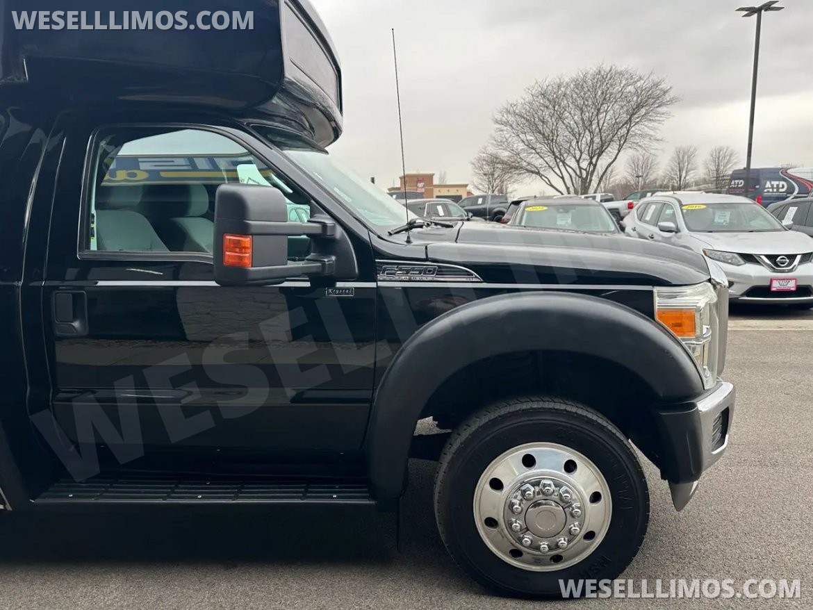 Limo Bus for Sale in Peru, IL - Photo 14